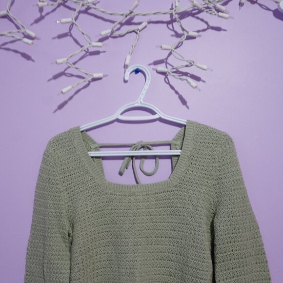 sage green sweater / hollister - Picture 2 of 6